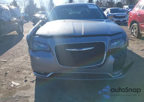 2015 Chrysler 300C z USA, uszkodzony, nr VIN 2C3CCAEGXFH779934